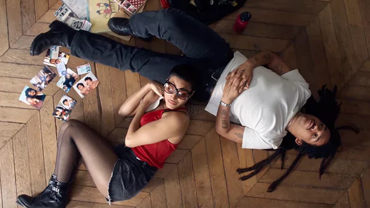 Father Mother Sister Brother - Sister Brother